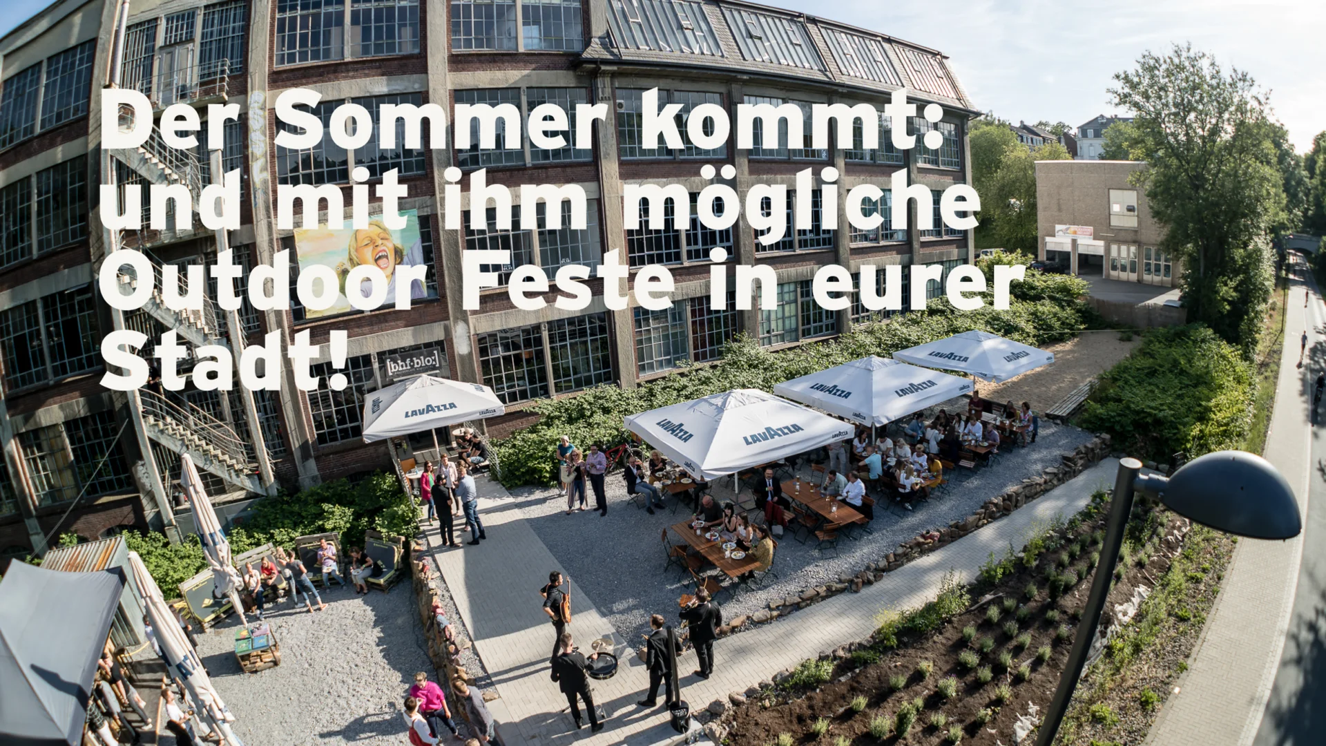 Öffentliches Neustart-Event Header mit ansprechender Gestaltung und einladender Atmosphäre.